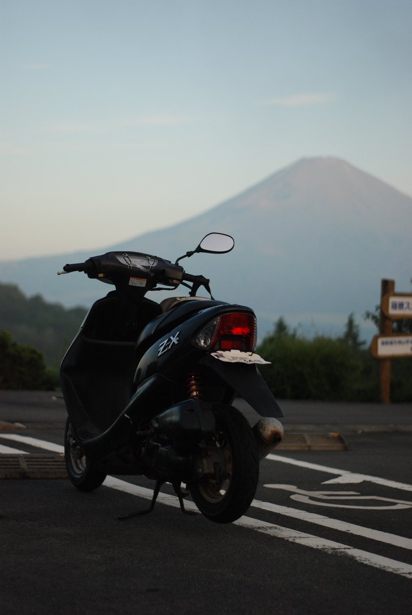 178pictures's tweet photo. 不動車で、本当にボロボロの部品取りにして貰えたら助かる、ZX。
誰か買いませんか?まじで。
多分、ピストンかなんかがダメなんだと思う。
もう家でバラせないから売りたいです。
直すお金もないし。
ほとんど全部1式ついて、3万じゃ高いですかね。
#diozx
#dioaf35
#不動車 https://t.co/Mz09EvXNEI