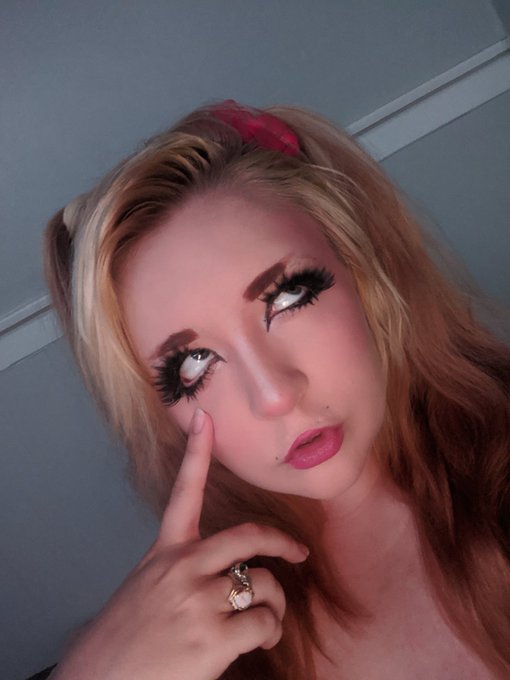 Anyone looking for a rsundere princess? #hentai https://t.co/vyur3L2vac<a href="/tag/hentai"class="tags">#hentai</a>