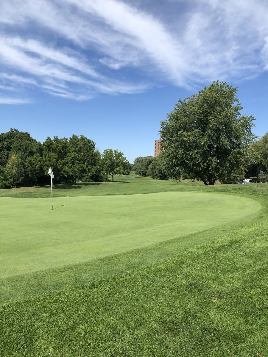 GinoRedaTSN's tweet photo. Great morning at Lakeview GC. One of my favourite public courses in the Toronto area. No, not a paid endorsement. I paid full ticket, just really enjoyed the track. #lakeviewgolfcourse https://t.co/ddxPCsQjzf