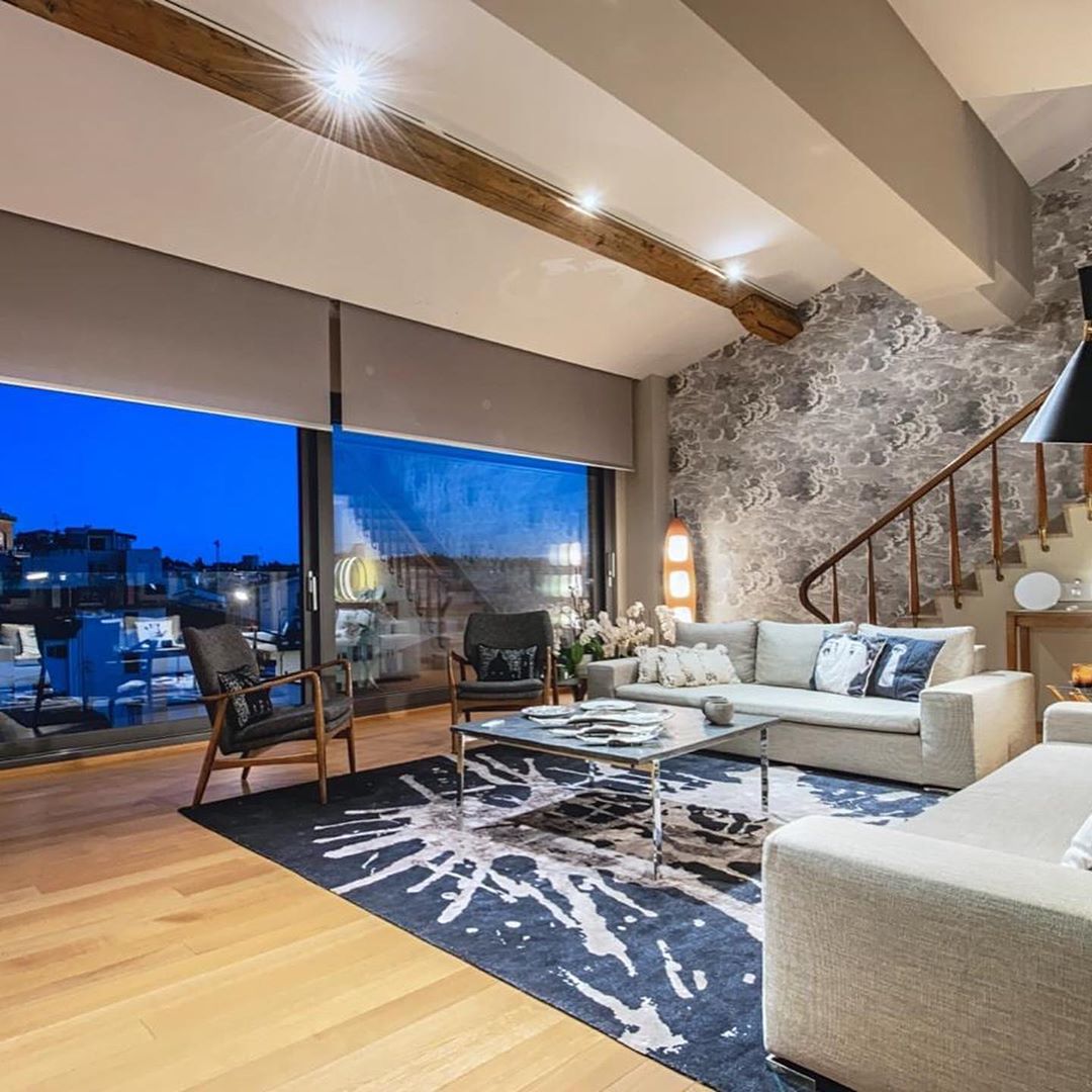 AptsFlorenceIT's tweet photo. Introducing this new gorgeous apartment ๐ค a contemporary retreat in #Florence! Very near to Ponte Vecchio.
#apartmentsforrent #interiors #traveller #oltrarno #firenze #luxury #apartmentwithaview #italy #propertiesforrent #apartmentsflorence #florenceapartment #florenceview https://t.co/HI1kPiubV3