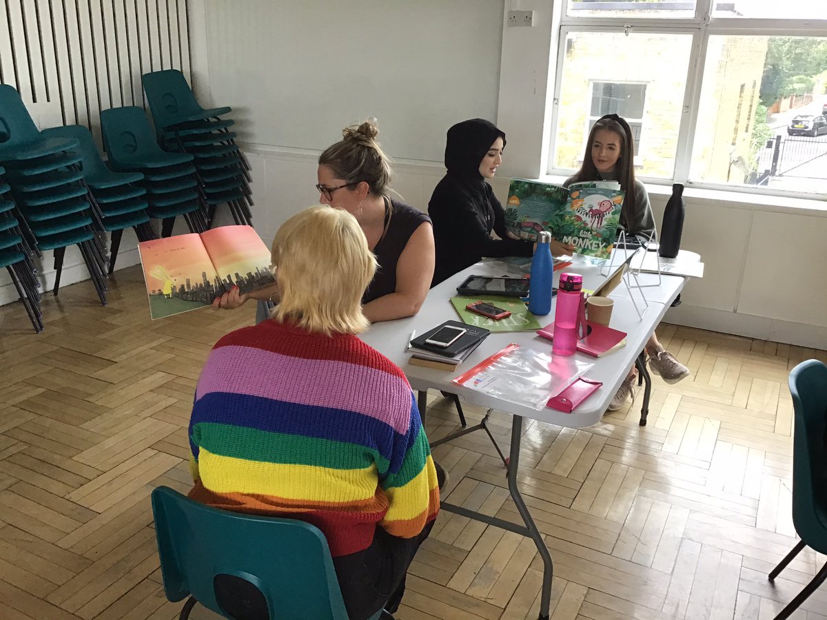 MrsCooperEdu's tweet photo. Book blether, reading aloud and tempting book corners already happening @NewWaveFed Thank you @TeresaCremin for such an inspiring day! https://t.co/ZM3FwVyIno