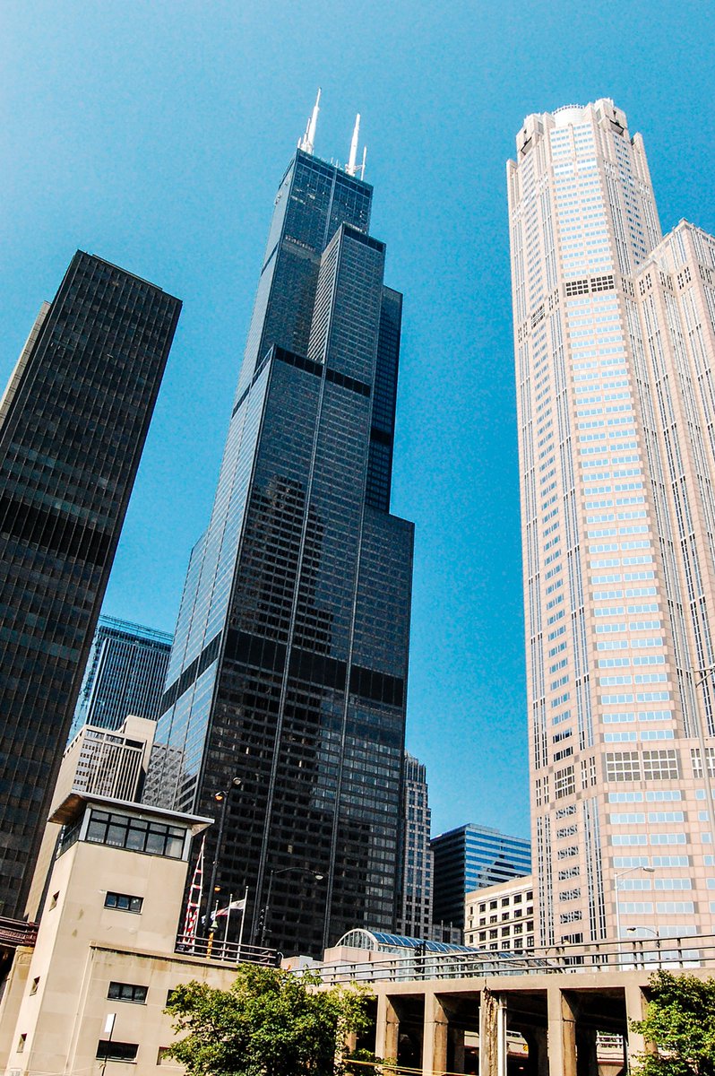 chiarchitecture's tweet photo. Happy #NationalSkyscraperDay! Which Chicago skyscraper is your favorite? https://t.co/2aDVrxSS3m