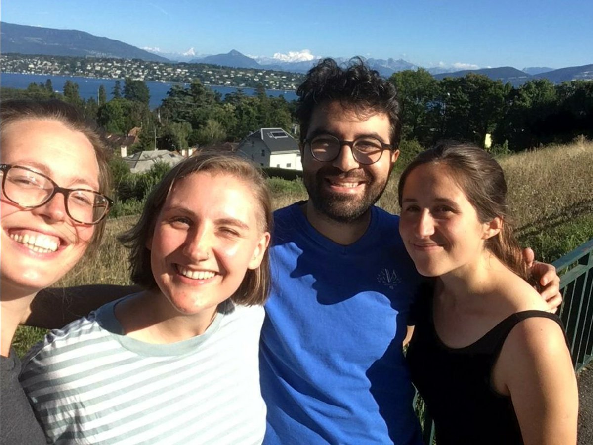 Had to stop and get a photo with this spectacular view on our way home from rehearsal today - that's Mont Blanc! 🤯😍🏔️
#geneva #montblanc #quartet #chambermusic #vivelamusique
