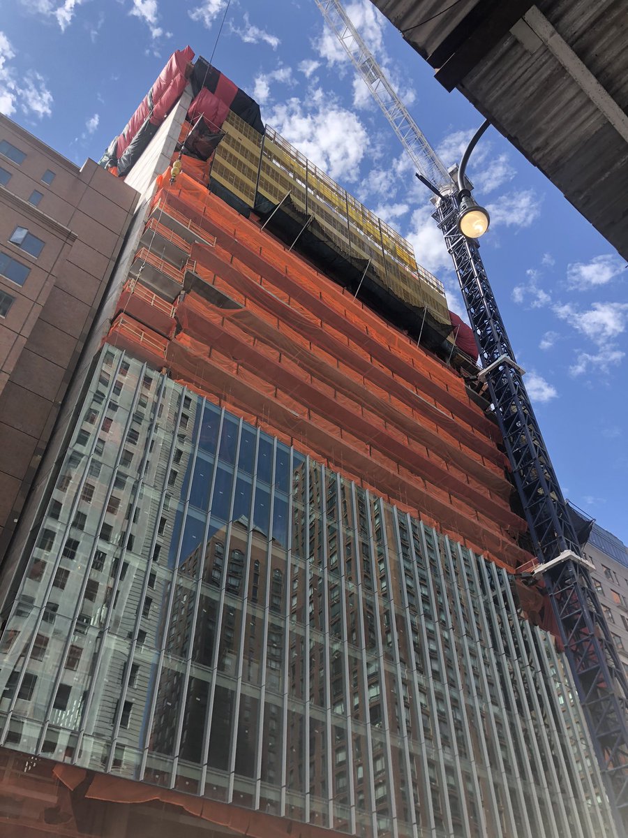 One more reason to be #AllinNYC - today we top out the Tech Training Center at Union Square aka Zero Irving. Thanks to all our partners, @galeabrewer, @CarlinaRivera, @RALCompanies, @CivicHall, CB3, @LES_Employ, and our colleagues in @NYCBldgTrades (cc: @NYCEDC)