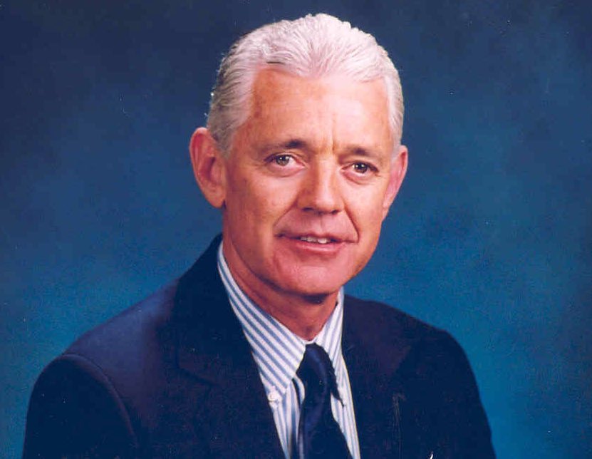 SWOSUAthletics's tweet photo. #SWOSUThrowback
Head Coach John Loftin had a memorable run leading @SWOSUW, guiding the Lady Dawgs to 14 NAIA Tournaments, 10 Final Fours and 4 National Championships in 19 seasons!
Coach Loftin won 83% of his games and coached 11 First Team All-Americans at SWOSU!
#GoDawgs https://t.co/8UA6FYJZO7