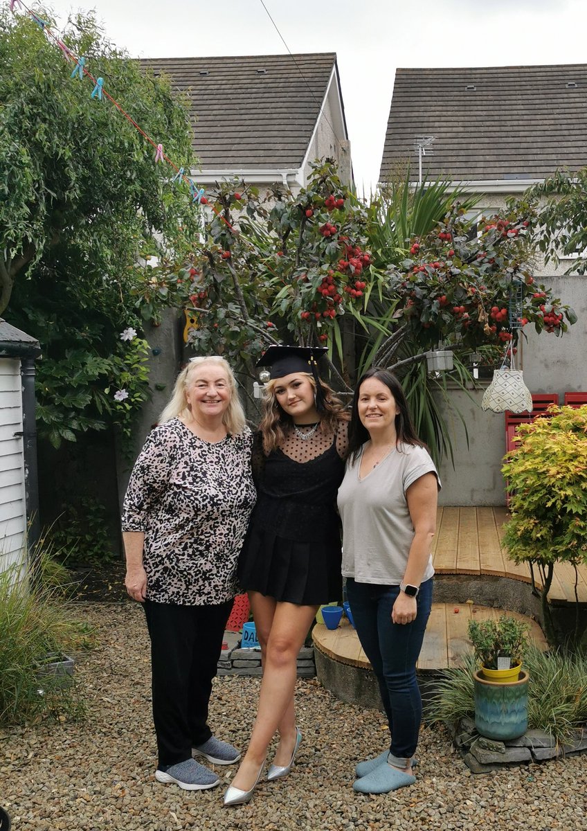 springmitchellx's tweet image. So proud of myself today, after 4 very long painful years I made it to the end. Although I'm celebrating in my sitting room I'm surrounded by the people who supported me through it all 💖

#ucd #onlinegraduation