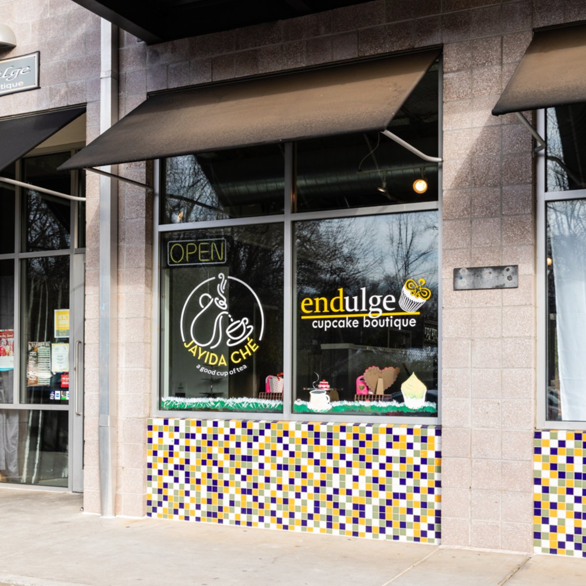 endulgers's tweet photo. We all have our go-to orders! What's the first cupcake that comes to mind when you see our name? #cupcake #atlantaeats #atlbaker https://t.co/LTqn5udKQF