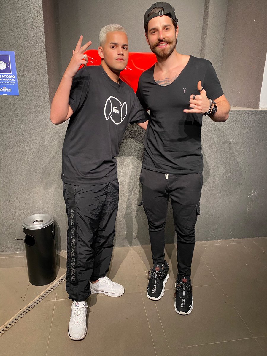 djgbroficial's tweet photo. feat mais inesperado do mundo hahaha @alokoficial https://t.co/Sh1PBkkBOg
