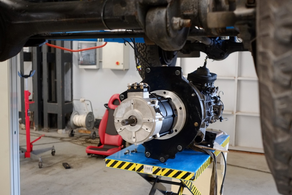 KitNewtron's tweet photo. The installation of the #Newtron electric motor is always an emotion!โก๐๐ช
#newtronmotor #newtronpowerunit #newtronr&d #newtronengineering #retrofit #landrover https://t.co/OtjR4RTWPu