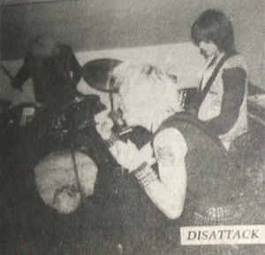 EaracheRecords's tweet photo. Disattack.
My buddy Pek (R.I.P.) on vocals one of Bill Steer's very first bands
#disattack #dbeat #dischargeworship #discharge #protogrind #earacherecords #liverpool #scouselads https://t.co/Nw6dNEqNNt
