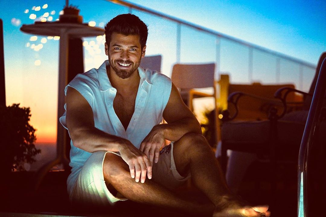 aydan_m_'s tweet photo. 📌🧞‍♂️

#CanYaman #BayYanlış 🎬 https://t.co/cBM24KCssq