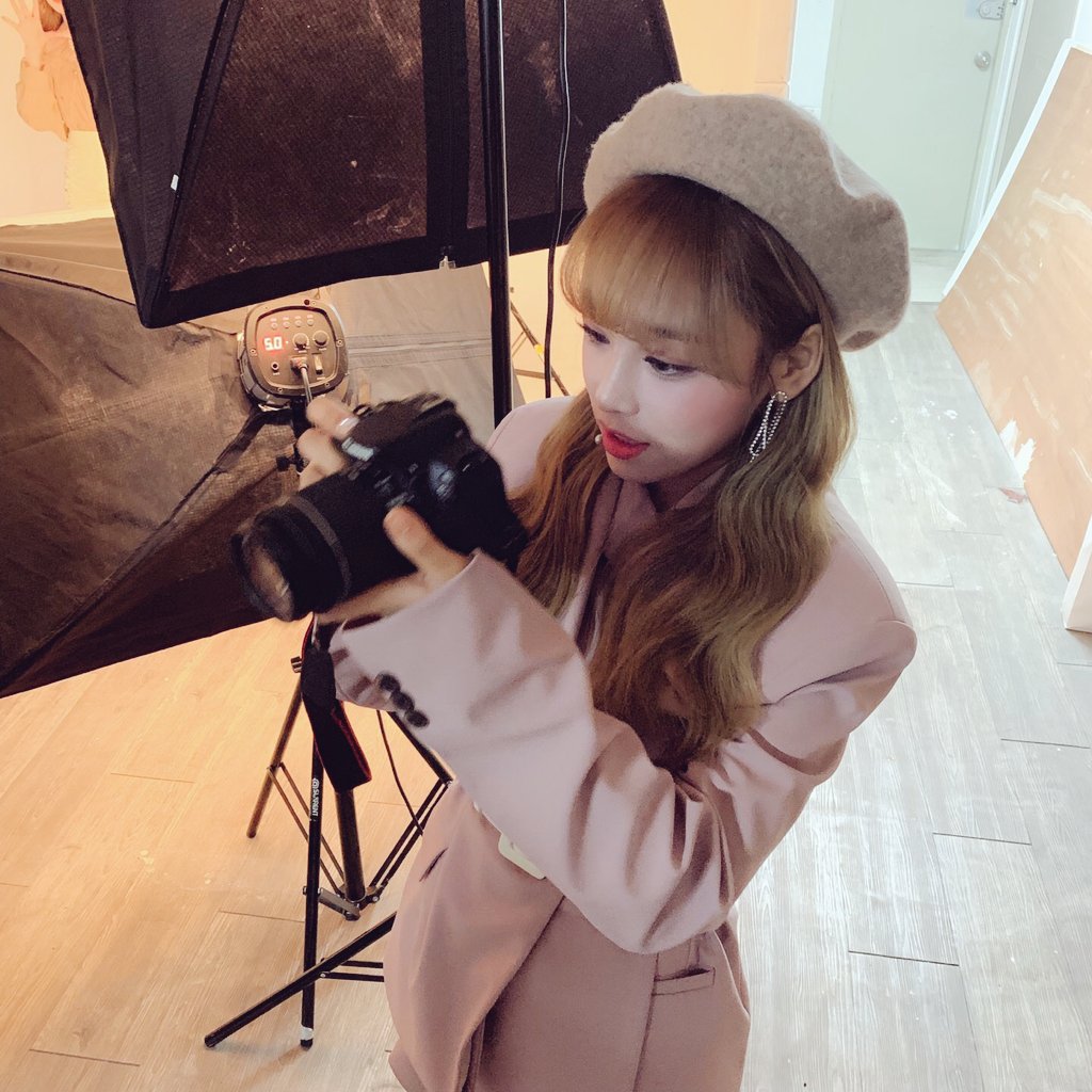 Atsudeul's tweet photo. Day 37
#GiveAriazAComeback
#AriazDeserveBetter
Thank you to eveyone who has continued to support @official_ARIAZ throughout all these months
Thank you to other groups fans pitching in we appriciate it alot 💕
We sincerly hope they can comeback before a full year since their debut https://t.co/xy9UnJdg1y