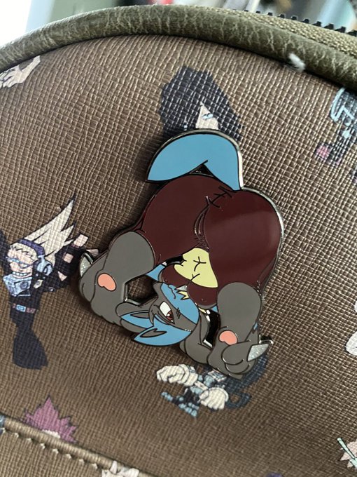 Troublesome Fox 🔞