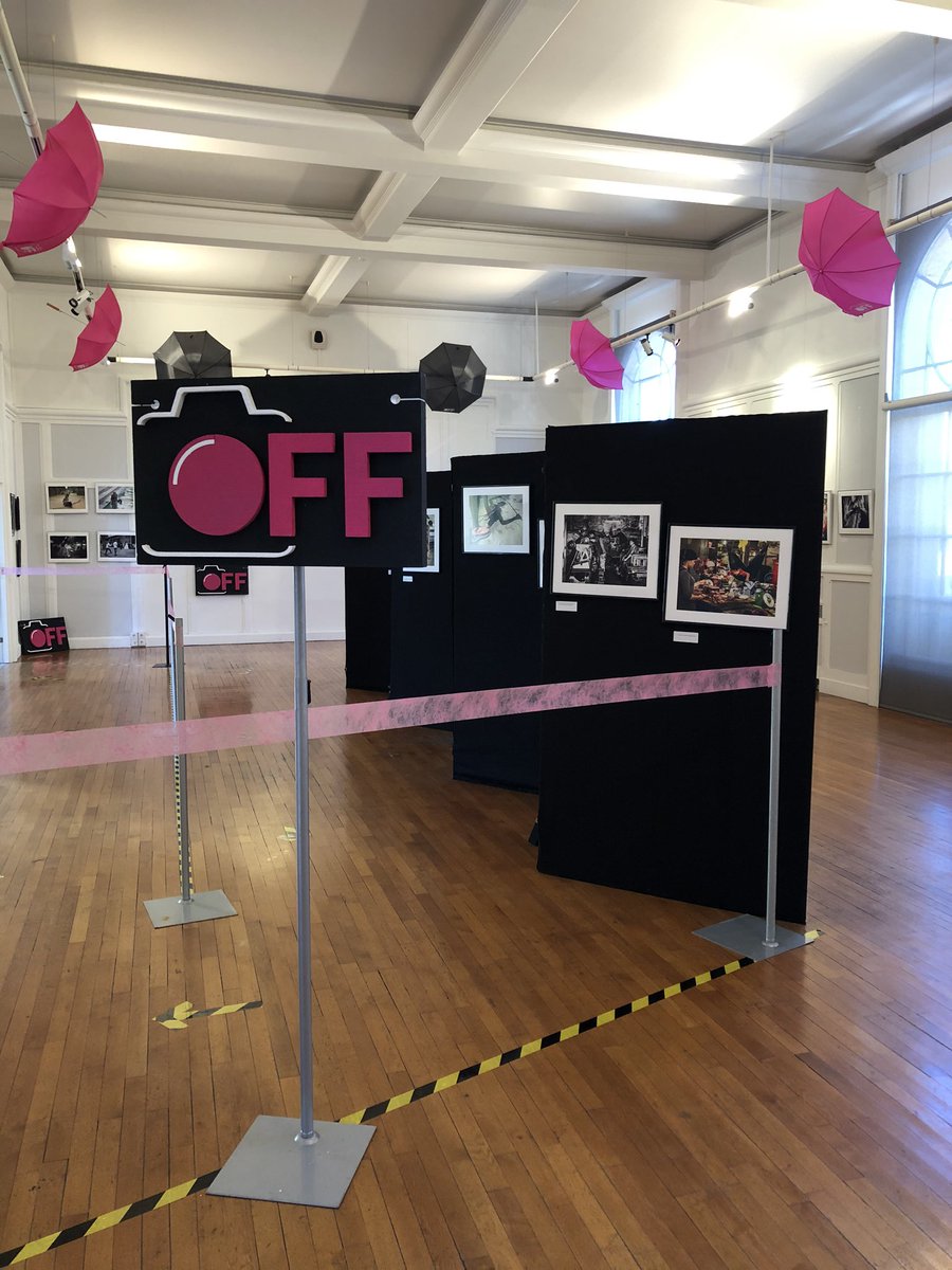 CCIPOPROBERT's tweet photo. #RenaudDonnedieudeVabres président de @Visapourlimage en visite des expos du #OFFPerpignan guidé par l’invité d’honneur de @FPerpignan #FrançoisPugnet et @DenisBrogniart parrain 2020. https://t.co/7d3r5pQnbf