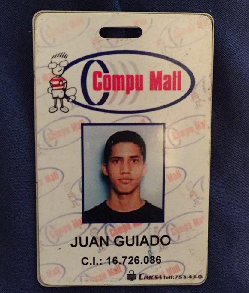 ProtestaMilitar's tweet photo. @ObservadBinario @ingridmorales06 Pero le queda el carnet de #CompuMall donde dice que es GUIADO, y NO Guaidó https://t.co/zfmTBkdwaG