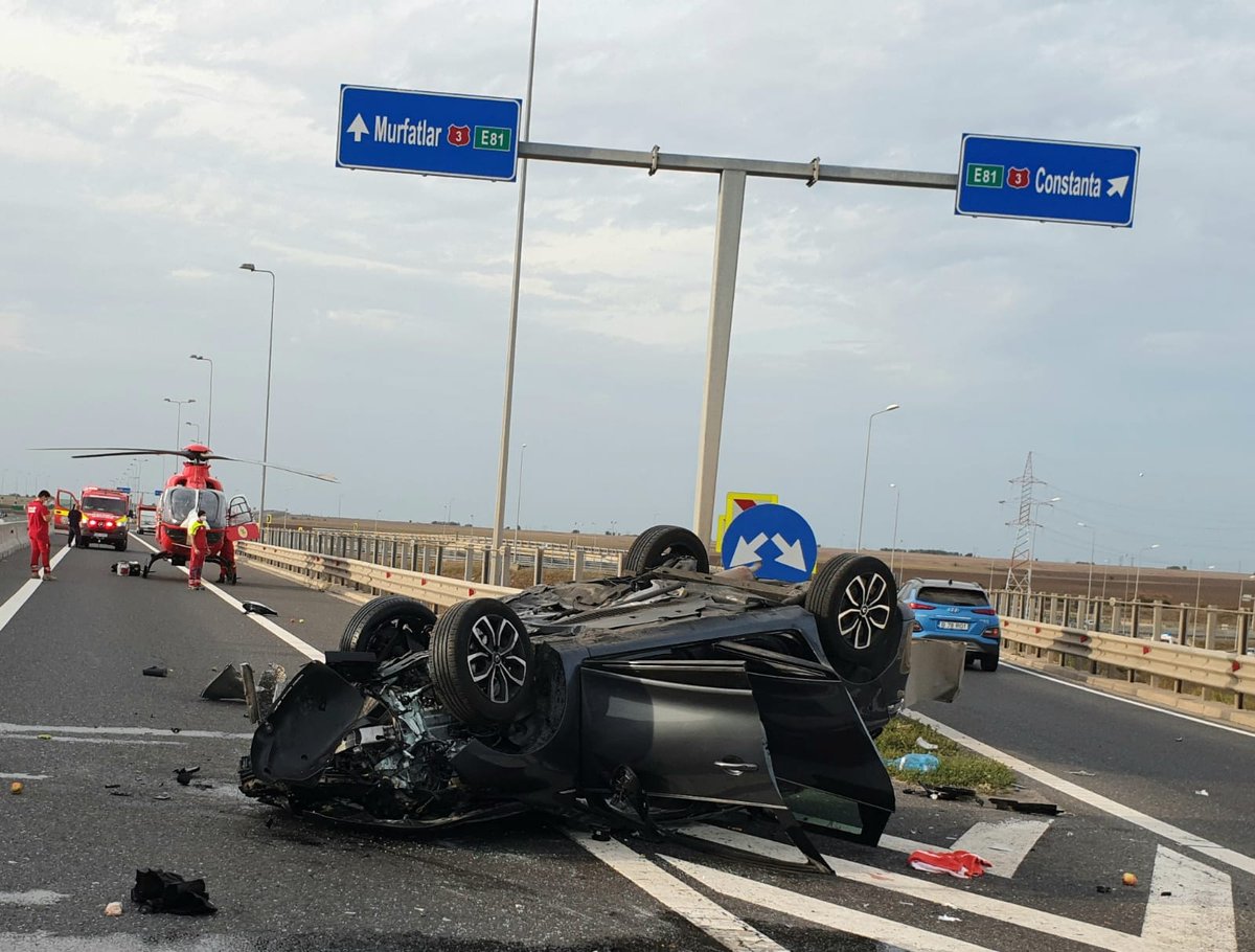 ZiarulAmprenta's tweet photo. Centrul INFOTRAFIC din Inspectoratul General al Poliției Române informează că traficul rutier este întrerupt pe Autostrada A4 pe sensul dinspre Agigea către Ovidiu, la kilometrul 11, în zona nodului de ieșire către DN 3 – Constanța, după ce un #A4 #accide https://t.co/SoTGyubHWk https://t.co/P2ygAffcF7