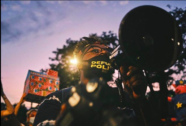 TrueStarChicago's tweet image. #LIFE We support our young leaders in the fight. We also want you to be safe.
 ✍️@Kendal_amos shares the penalties of #protesting 
truestar.life/the-penalty-fo…
📸 @thought_poet77 
#Youthactivist #youthleaders