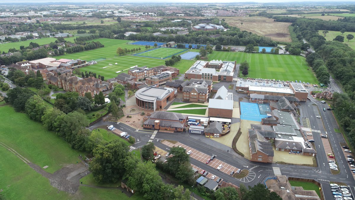WarwickSchool's tweet photo. Today has been a great day! Not only did we welcome all of our pupils back to site, but we are delighted that #ProjectOneCampus has now been completed - doesn't our campus look stunning? @POC_WISF @KHSWarwick @WarwickPrep @WJSWarwick https://t.co/ztweGYYxbQ