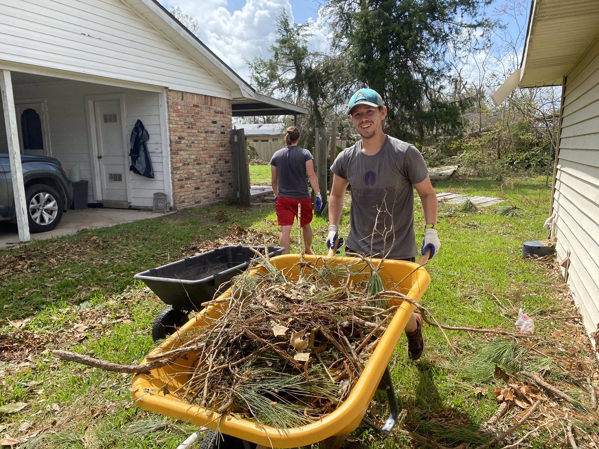 sendneworleans's tweet image. Over the past week since Hurricane Laura devastated Lake Charles &amp;amp; the surrounding communities, Southern Baptists have been serving through @sendrelief with LA Disaster Relief by meeting needs, praying with those affected, cleaning up, &amp;amp; sharing the hope of the gospel.
