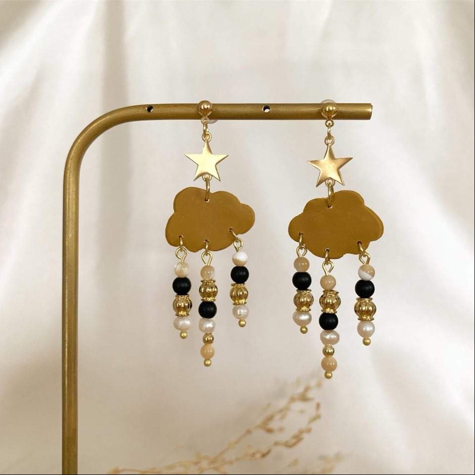 hellostitched's tweet photo. Collab auction with @celest_co_ is happening TODAY at 4pm central on Celest Co.’s page! 💞 All proceeds will be donated to those affected by Hurricane Laura - set your alarms to bid on this fall scrunchie bundle &amp; beautiful earrings by Karla and Chelsea! 😍 https://t.co/jj3pED0Gp5