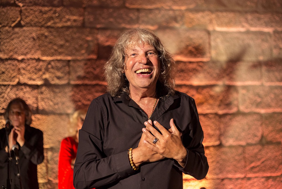 CaprichosMusic's tweet photo. El pasado 11 de agosto vivimos un íntimo concierto en el claustro del Parador Santo Estevo. Un lugar mágico que José Mercé inundó de puro flamenco. https://t.co/KSoQ2vlJpT