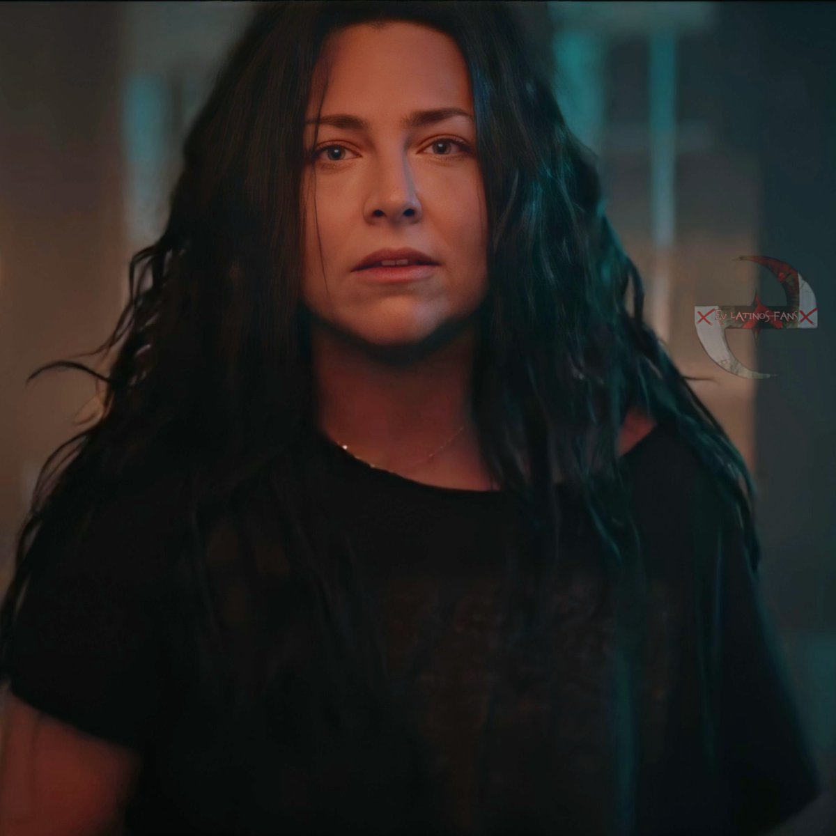 EvLatinos's tweet photo. 𝙐𝙎𝙀 𝙈𝙔 𝙑𝙊𝙄𝘾𝙀 de Evanescence cuenta con 820k de visitas y 93k de likes en YouTube será que llegamos al millón de reproducciónes antes que cumpla la semana? Vamos ve a reproducirlo 🔥
 Link:  https://t.co/ebUEuDduJN
#evanescence #usemyvoice #thebittertruth #lzzyhale #Amy https://t.co/Fj8wxCS7Zc