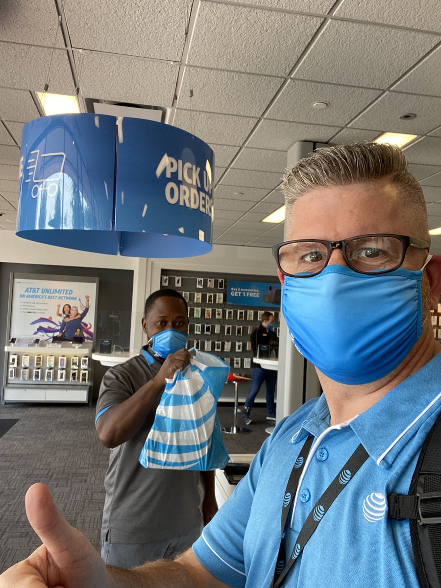 pauljbachman's tweet photo. Called Mike at the Chesterfield location and asked if I could get 2 of the last phones around to welcome some new family members to AT&T. He said I can help you with that!#ATTEmployee #WinAsOne #icanhelpyouwiththat @MattBoone85 @Dana_Pool @KAMOIHX @CentralIhx @valerie_anders1 https://t.co/zyYJHEZGXW