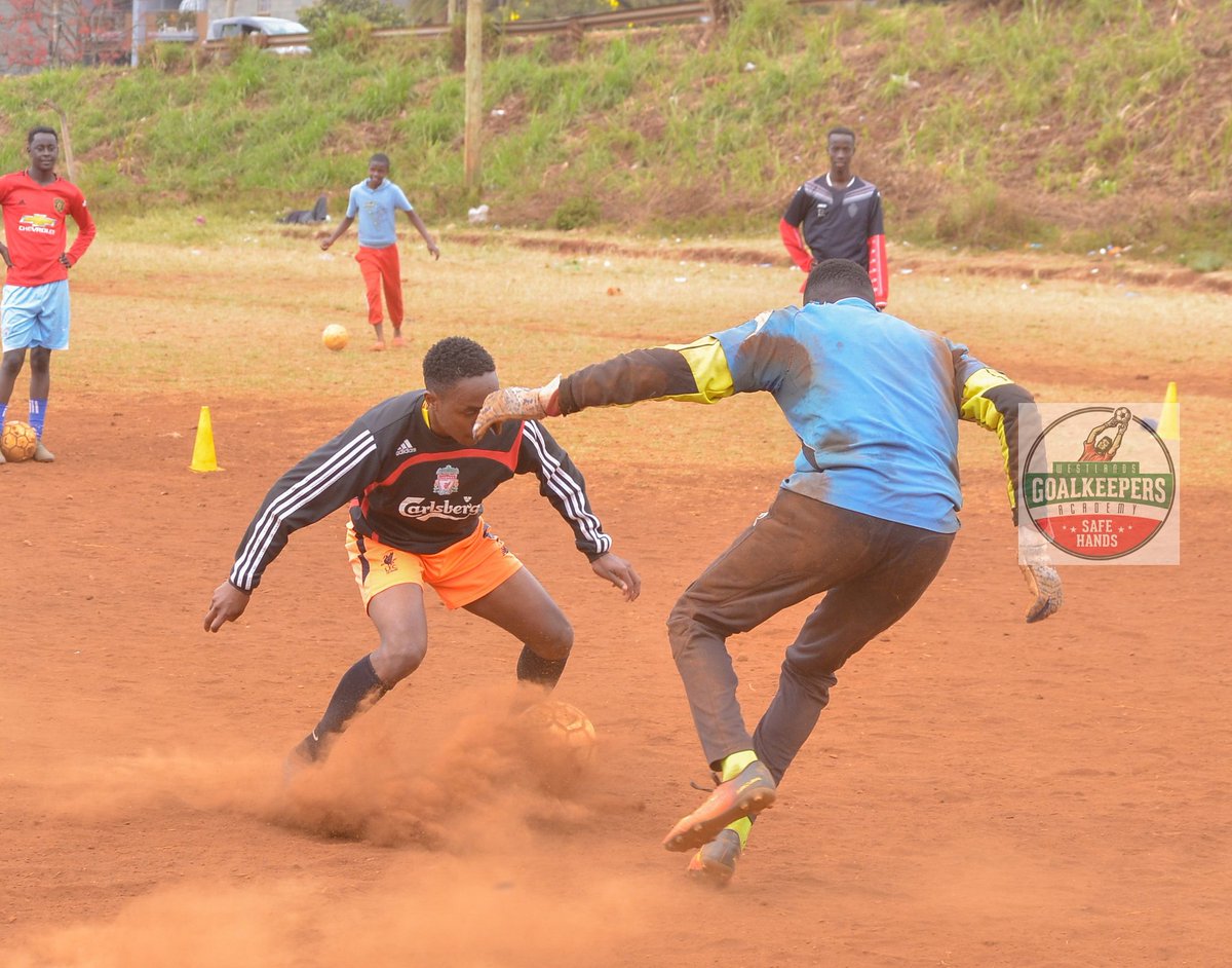 Westlandskeepe1's tweet photo. @MukolweEdwin1 @FrankKamau @AnoldOmbwayo @IWakasala30 @Bobo27606003 Great session 1v1
#safehands #westykeepers https://t.co/NFpkoloBY9