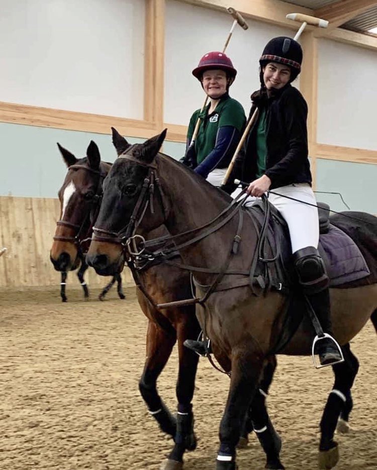 PoloStirling's tweet photo. SAY CHEESE 😁
 
We are so excited to be going back to Uni soon and seeing a lot of new faces join our club! If you have any questions for us, send us a DM 💚 https://t.co/eAY8aDjP6d