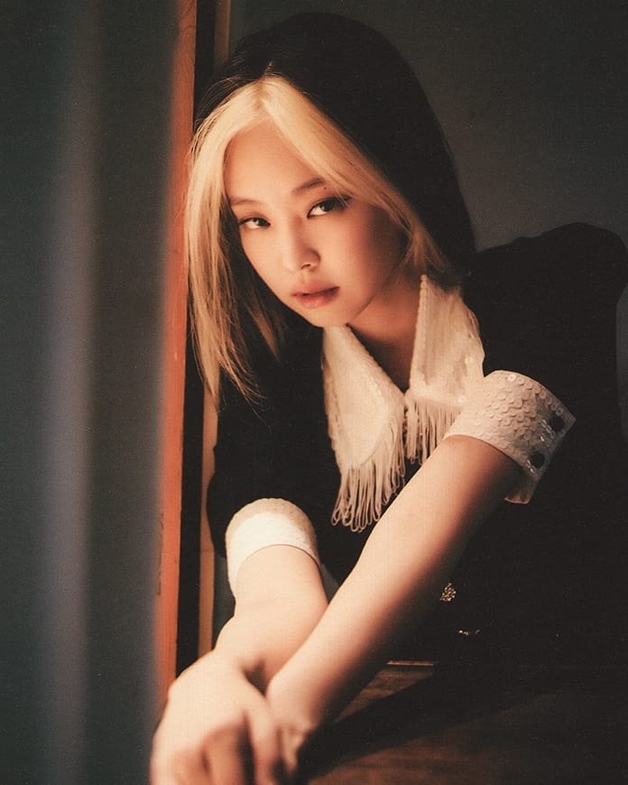 Sarablink9's tweet photo. #blackpink @BLACKPINK #JENNIE https://t.co/CJgZFtfE3m