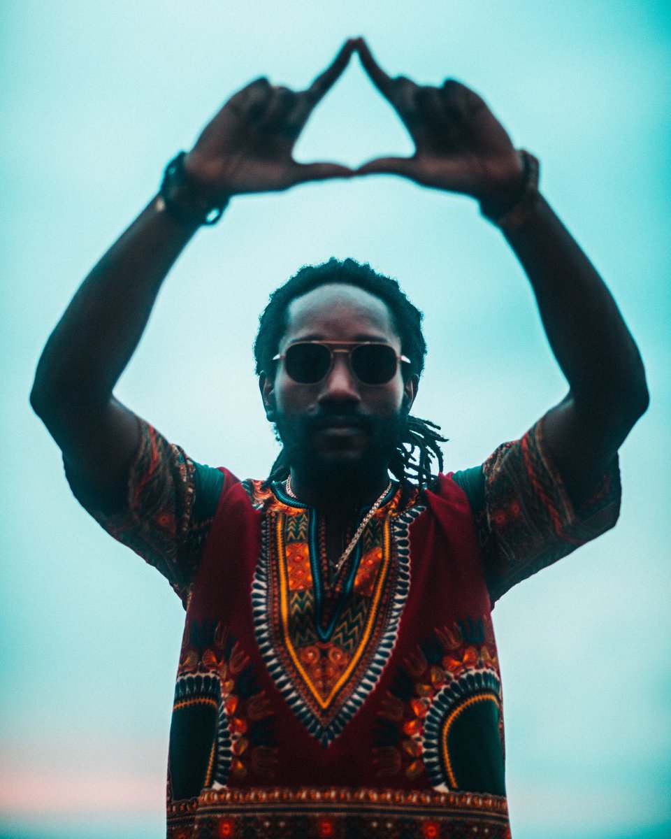 trojanrecords's tweet photo. WATCH THE EXCLUSIVE PERFORMANCE NOW -----> https://t.co/nxfFs6M6DB

@Kabakapyramid on set of the @DeadlyLDN x Trojan Records video shoot in 🇯🇲
•
Kabaka Pyramid performs a powerful cover of Trojan favourite ‘Money, Money (Is the Root of all Evil)’ by legend, #HoraceAndy https://t.co/d2sWGyX2bK