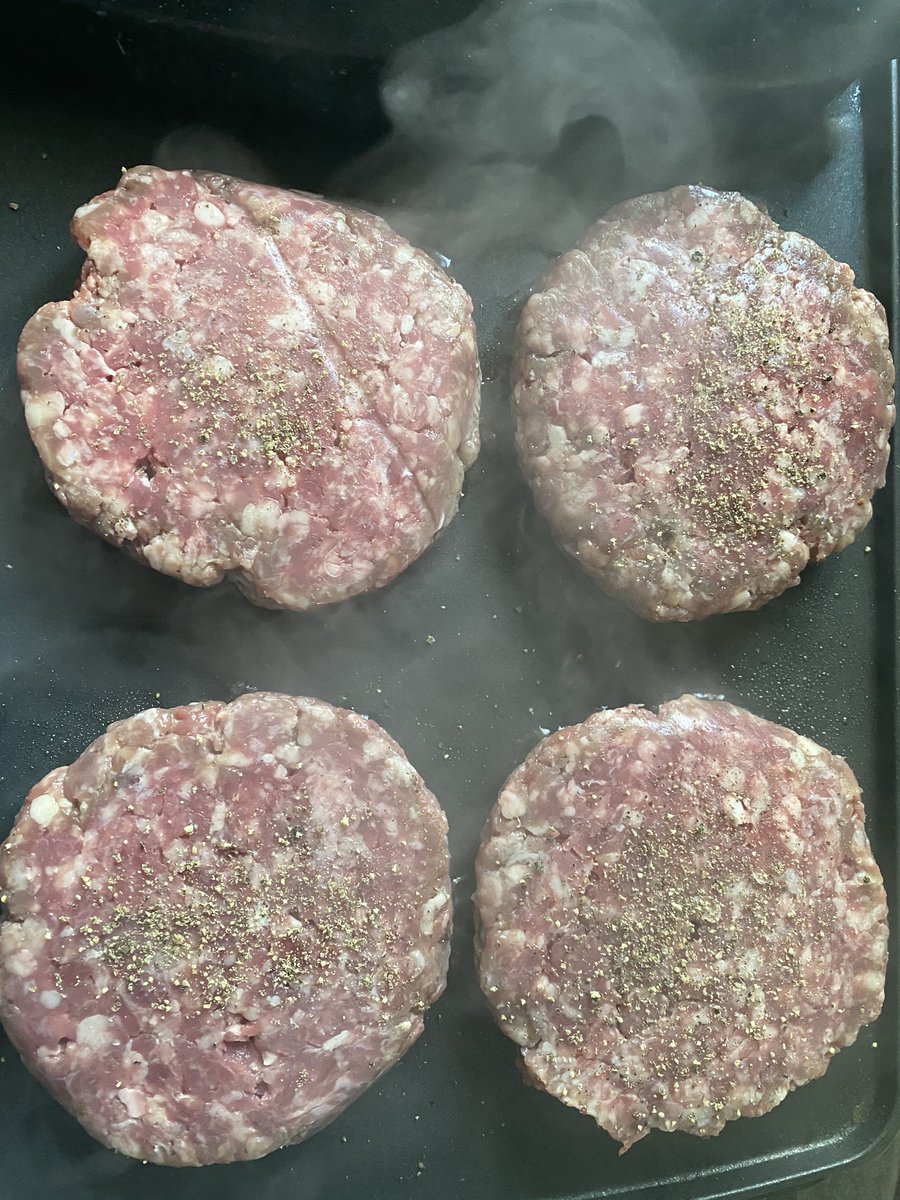 MBowater's tweet photo. Not had the best start of the day but come home to #LowNSlowToGo @andylownslow #BurgerLove even let my neighbour in on this treat 🥰 check out his website https://t.co/l39IeHa3F4 #supportIndependence #SupportLocalBusinesses https://t.co/V1adcmxQFR