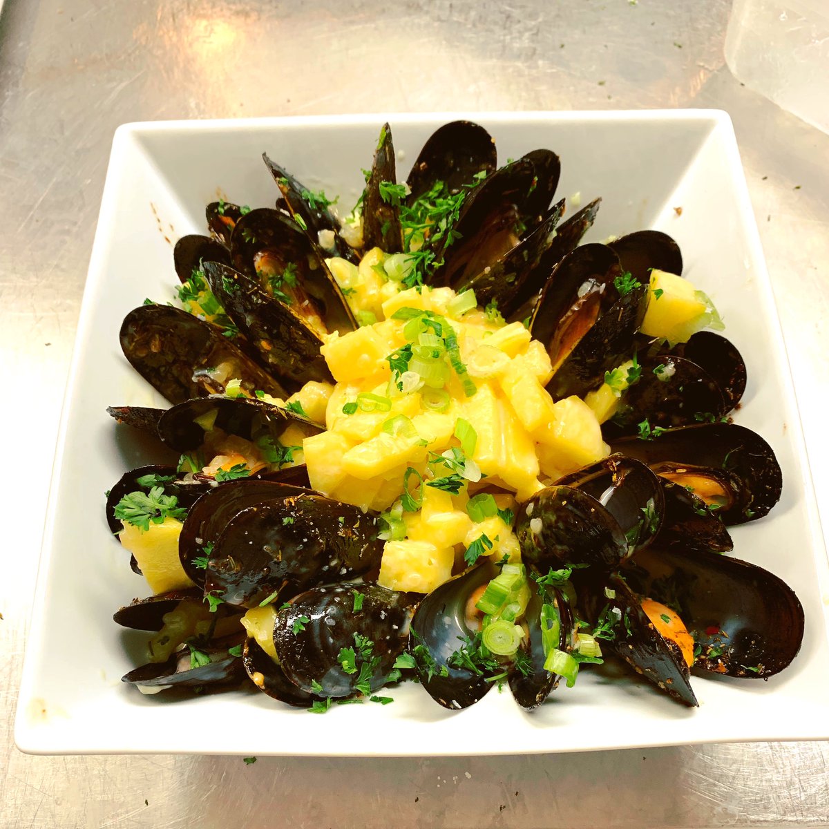 ChefShad_ardee's tweet photo. You know what I doooo Jamaican Jerk Mussels, with a Pineapple chutney! #chefshad #goodfood https://t.co/iMn0x11rPS