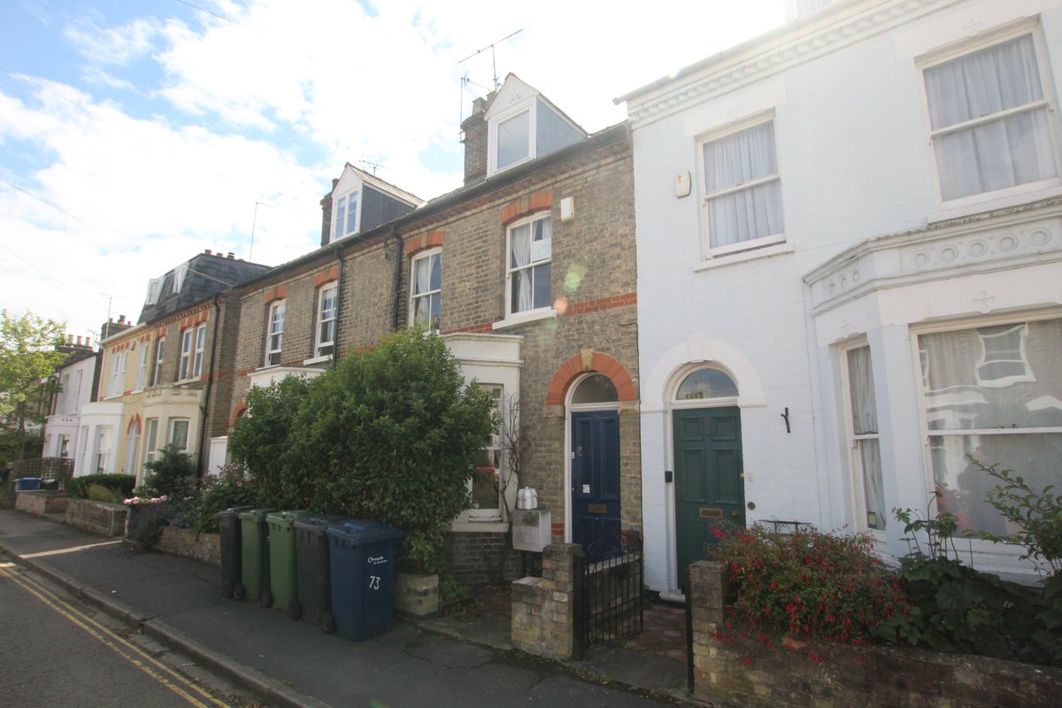 VincentShawRes's tweet image. An imposing #bayfronted #Victorian #3bed #terraced #property situated on #AlphaRoad just to the North of the #RiverCam.  The property is offered #forsale with no upward chain and an internal viewing is strongly recommended. £695,000.