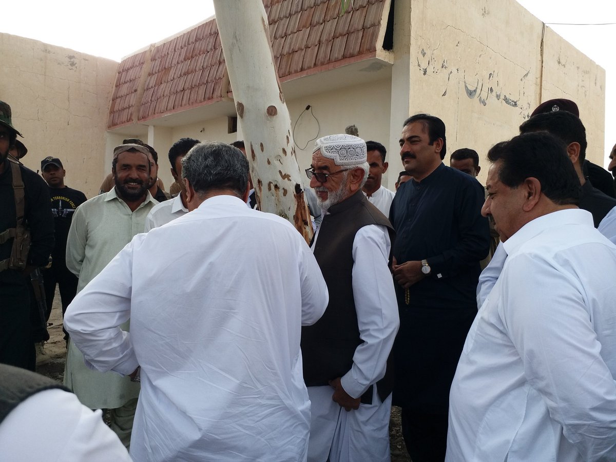 GramkanLibrary's tweet photo. Thank you respected Justice Hashim Khan Kakar for the visit. He ensured for a functional and operational library.
@Noor_Baloch72
@BPanjgoor
@RahmatSalehBal4
#LibraryIsCallingYou https://t.co/QDHp5Isqrs