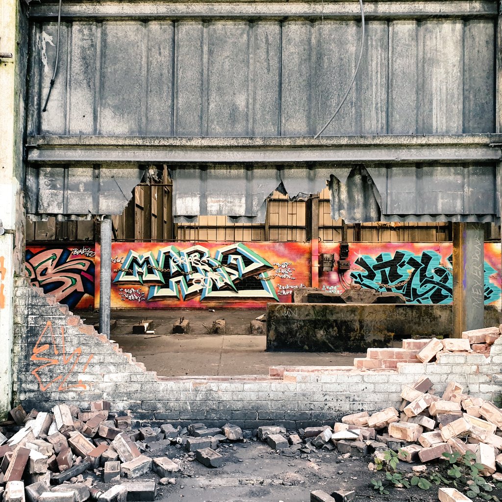 T4toria's tweet photo. Hepworth Refractory #graffiti on the outskirts of #Sheffield #graffitiart #GraffArt #StreetArt #Brayk #Coloquix #Trik9 #Mars https://t.co/fXpY03CgiL