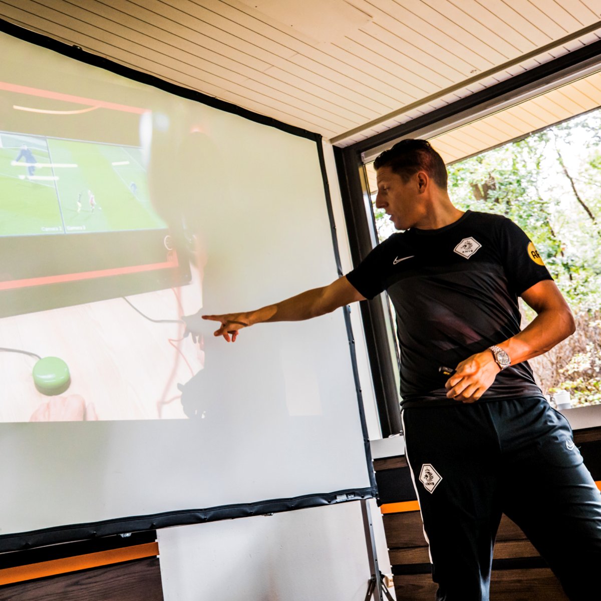 Tribe Sports (@tribesportsnl) on Twitter photo Op zondag 30 augustus hebben we in opdracht van de <a href="/KNVB/">KNVB</a> voor een select gezelschap de Oranje ClubCarddag mogen organiseren. Met een rondleiding op de <a href="/knvbcampus/">KNVB Campus</a> en presentaties van <a href="/JeroenManschot/">Jeroen Manschot</a> en Arthur Numan was het een geslaagde dag!
#Oranjefanbus #KNVB #OnsOranje Op zondag 30 augustus hebben we in opdracht van de <a href="/KNVB/">KNVB</a> voor een select gezelschap de Oranje ClubCarddag mogen organiseren. Met een rondleiding op de <a href="/knvbcampus/">KNVB Campus</a> en presentaties van <a href="/JeroenManschot/">Jeroen Manschot</a> en Arthur Numan was het een geslaagde dag!
#Oranjefanbus #KNVB #OnsOranje