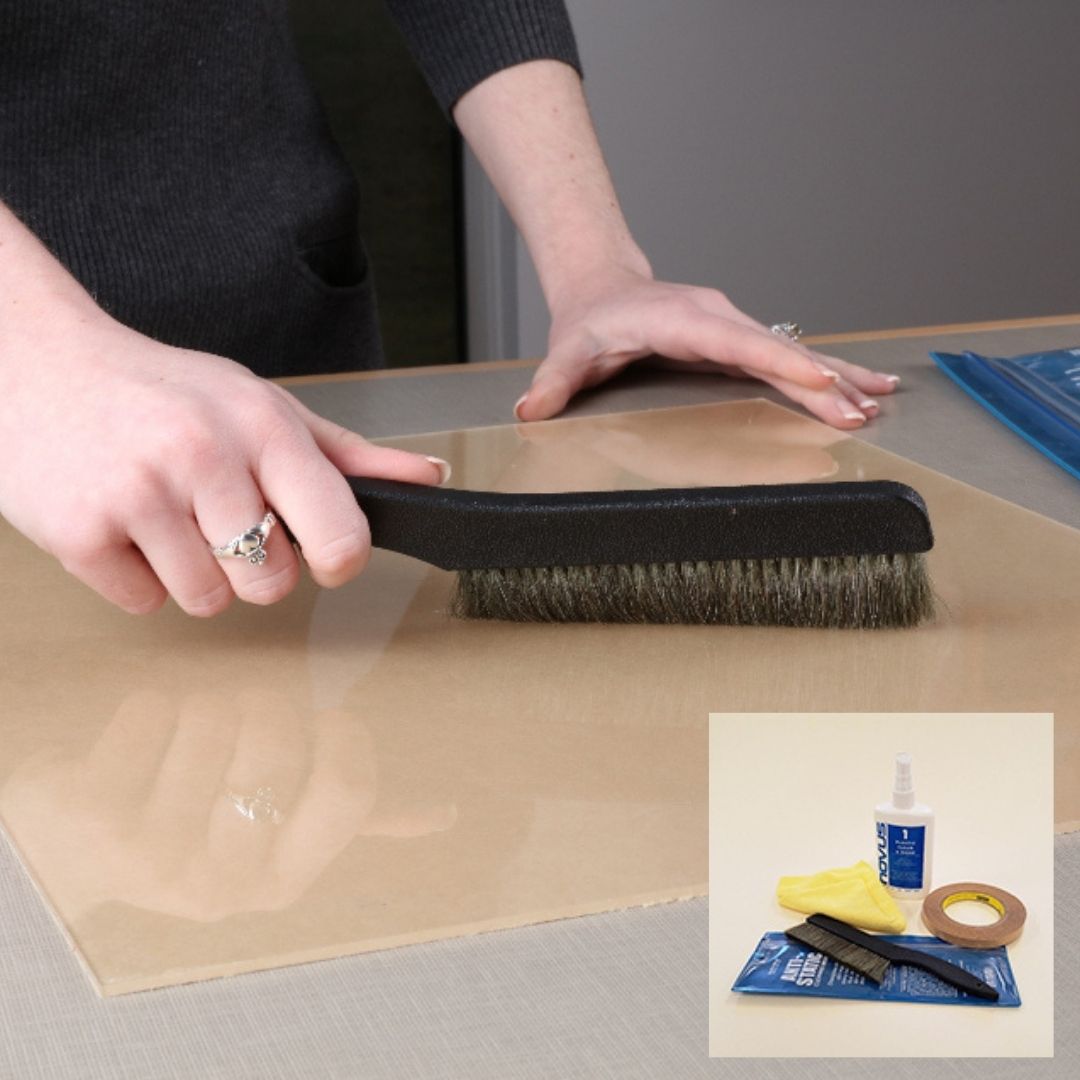 Our Essentials Picture Framing Kit has what you need to take your framing up a notch, maybe two. Read about it on our blog here: hubs.ly/H0vClt_0
#FramingTools #Frame #DIY #Essentials #HeresLookingAtYouKit #PictureFrame #AmericanFrame