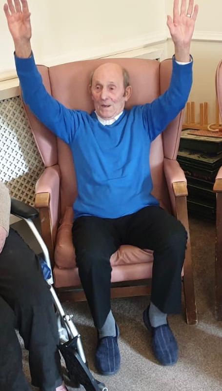 KaraHealthcare's tweet photo. Cynthia, Mary, John, Pat, Toni and Reg all enjoyed a bit of armchair flexicise this week.
It's important that everyone does as much as they can to stay as fit as possible and this session is a great one for everyone to join in.
#FriarnHouse #Flexercise #Exercise #Fitness #Healthy https://t.co/IMvnRhCOe2