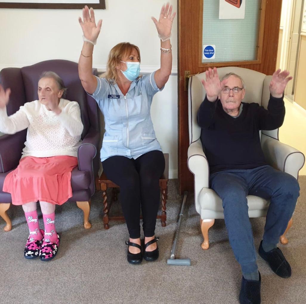 KaraHealthcare's tweet photo. Cynthia, Mary, John, Pat, Toni and Reg all enjoyed a bit of armchair flexicise this week.
It's important that everyone does as much as they can to stay as fit as possible and this session is a great one for everyone to join in.
#FriarnHouse #Flexercise #Exercise #Fitness #Healthy https://t.co/IMvnRhCOe2