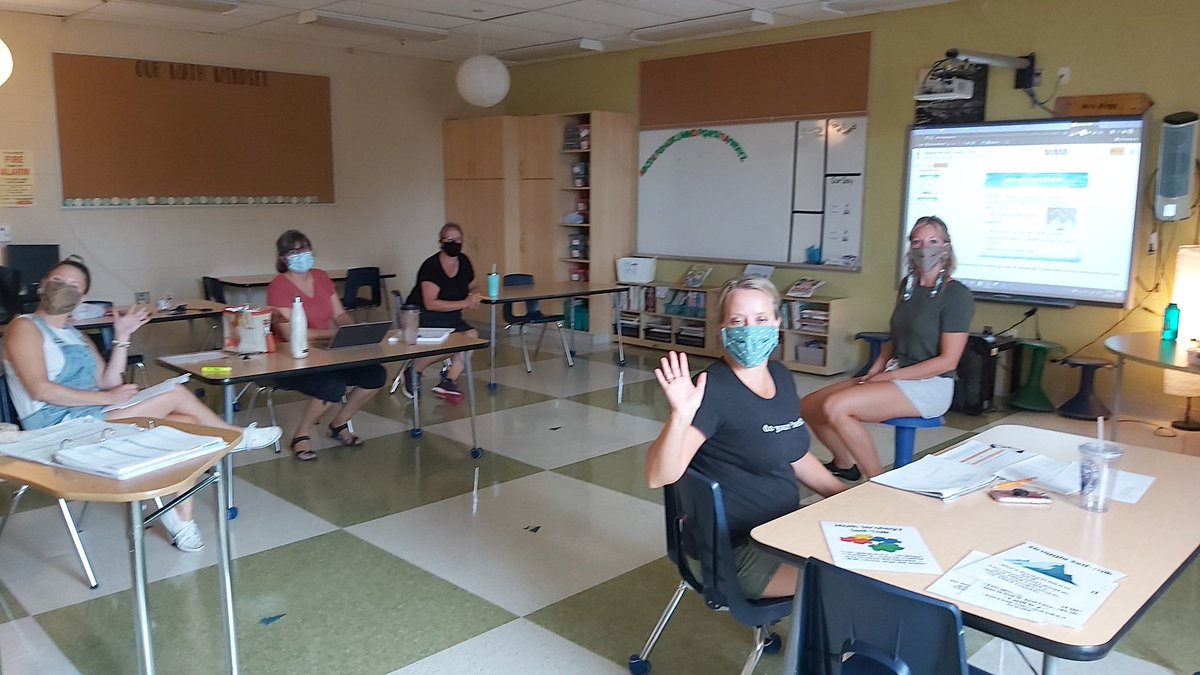 TeachMrsBarnes's tweet photo. Digging in to the new math curriculum with primary staff!@TeatherBoard @DiamondTrailPS @CaitlinHogg1 @MrsJArmstrong1 @MrsONeill8 @Mrs_M_Davis https://t.co/bxkyfyBspR