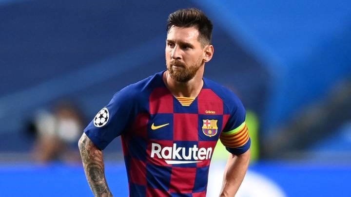FC_kitchen_real's tweet photo. No doubt he’s one of the greatest footballers ever to walk the earth. But is a football player ever bigger than the club he plays for? What do you think about the Messi situation?

#messi #greatest #barcelona #football #transfer https://t.co/3T42LmruKn