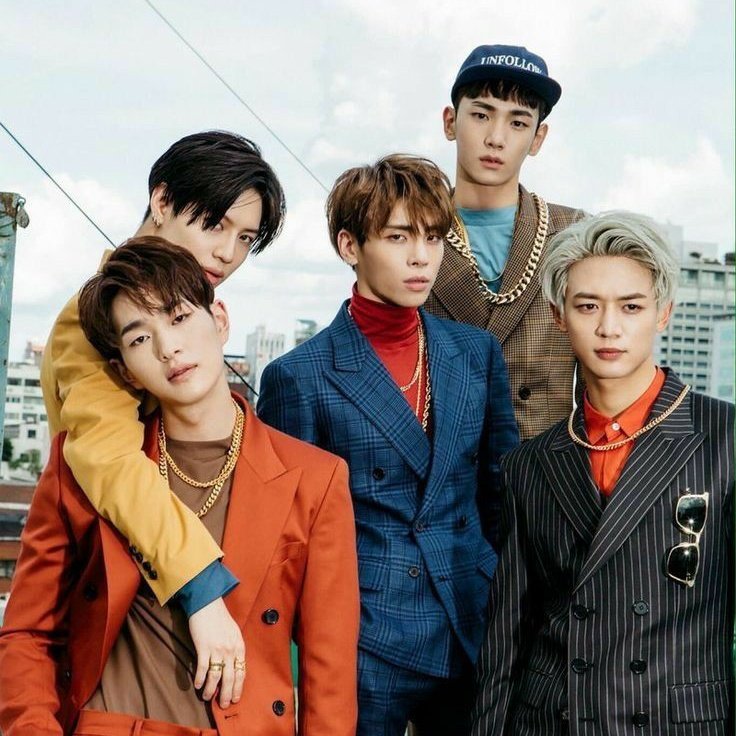 beresernas's tweet photo. Esto es para las OT4. 
Para que se hacen llamar shawols si salen con sus mamadas? Mejor salganse del fandom. 
#온유버블
#샤월들_온유를_많이_좋아해 https://t.co/7YkR9Oloa3
