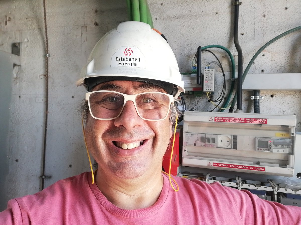 rgallartf's tweet photo. Another hard but useful day working on @RESOLvD pilot testing the PED from @CITCEA_UPC, integration RTU signals and supervising PQM from @ComSensus. Today we have validat sincronization between PED and electrical DSO grid https://t.co/NRi2MqpndQ