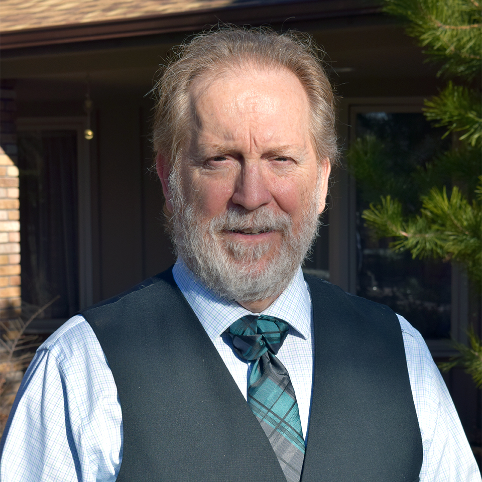 choicehouseco's tweet photo. Dr. Michael Seeley was recently named Choice House's IOP Clinical Director. 👏 

We sat down with Dr. Seeley to learn more about him, his research, and his new role at Choice House. Read on: https://t.co/bChShVEJFB https://t.co/o4rVyJyBbQ
