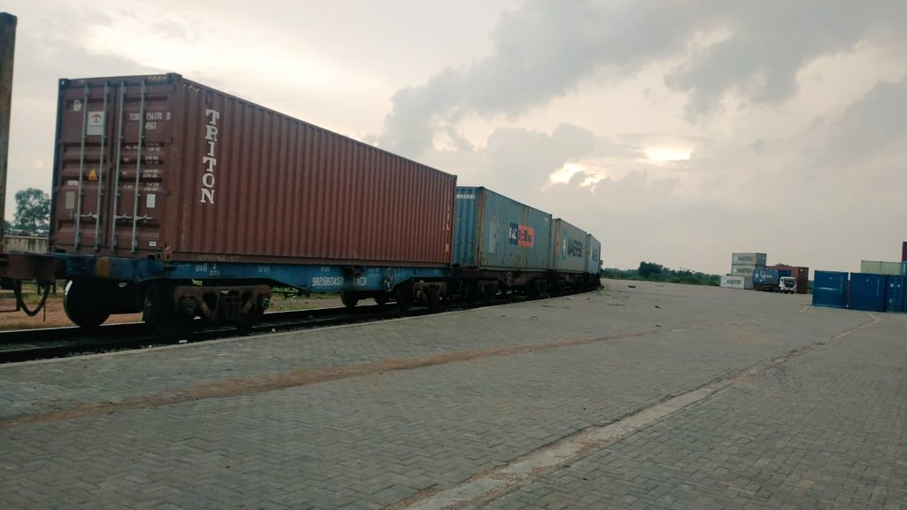 concor_india's tweet photo. In a first of it's kind, @concor_india dispatched full rake load of containers 🚆 carrying power transmission parts from MMLP, Naya Raipur to #Bangladesh 
#BusineesbeyondBoundaries
#Concor_Can_Conquer
@nisaa_web @VKRamaCMD 
@RailMinIndia @PiyushGoyal 
@MEAIndia @MinOfPower https://t.co/DdE2CglGKs