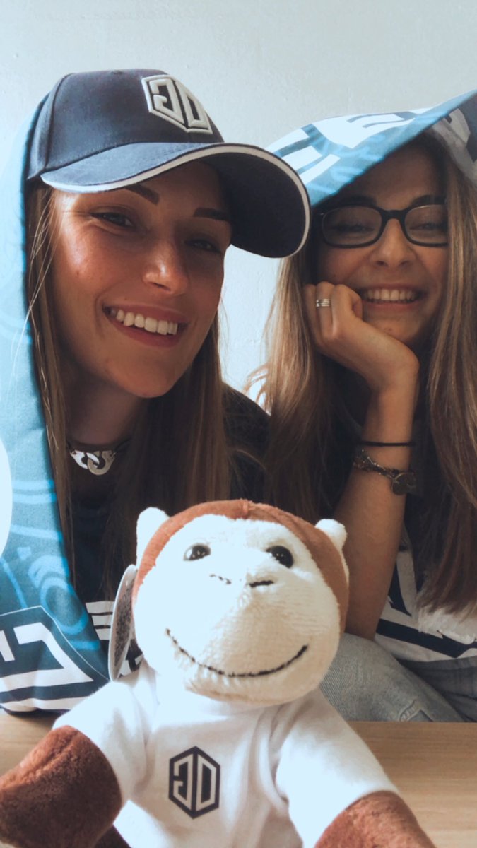 Mmanounette's tweet photo. With @vernis_rouge @ogmonkeyπ @OGesports
#Ceeeeeeeb
#DreamOGΒ
#family β€οΈ
π»π»π»π»π»π»π»π»π»π»π»π»π»π»π»π»π»π»π»π»π»π»π»π»π»π» https://t.co/2rFrRQCmEL