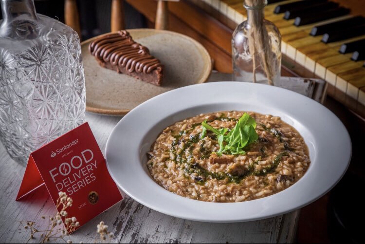 Estamos participando desse festival de delivery realizado pelo banco Santander, @fooddeliveryseries de 1 a 30/set. Nosso menu pro festival é o risoto de cordeiro com cogumelos e pesto de hortelã, e cheesecake de nutella 💙 pedidos pelo Ifood ou 98415-6002