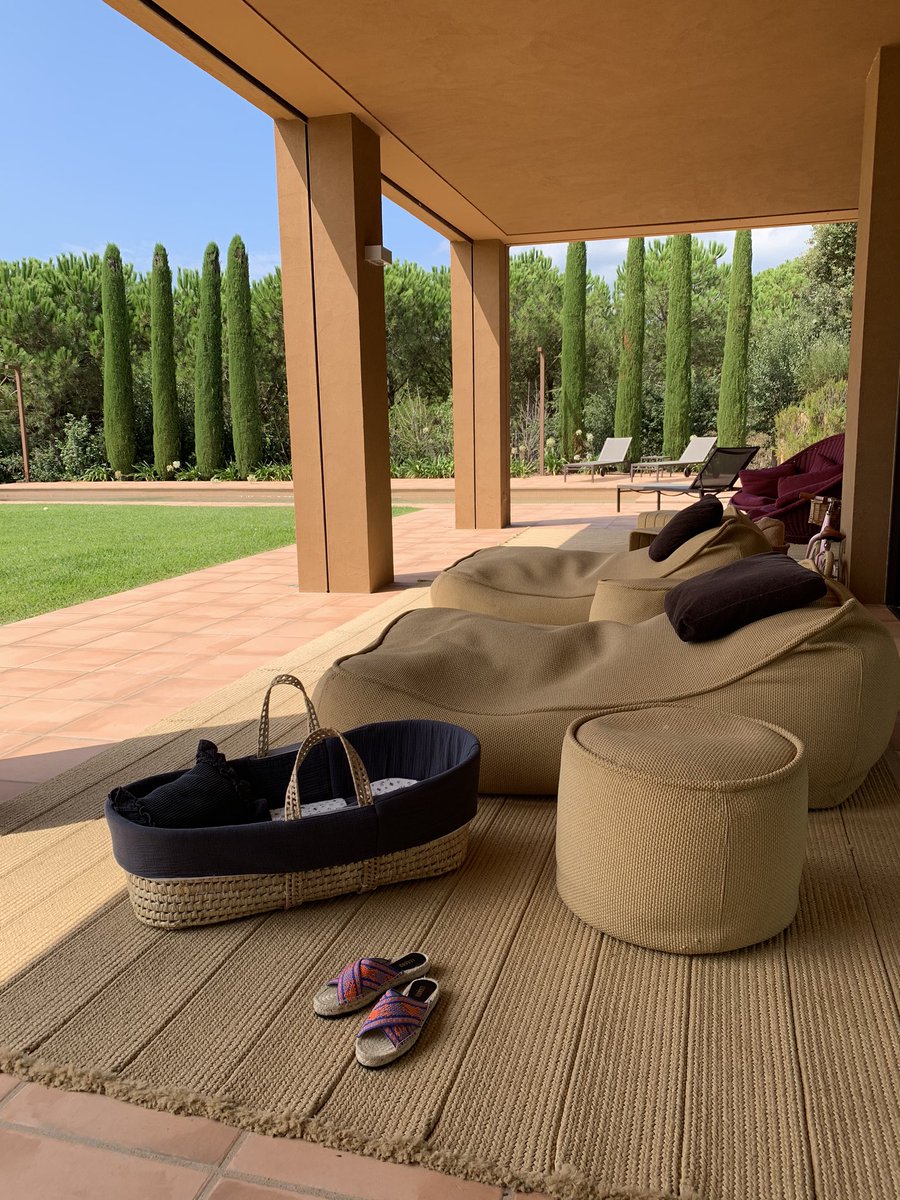 Este capazo #Tachenkbaby fue diseñado para Claudio pensando en la #CostaBrava 🧺 Me encantó la idea de romper convenciones con este gris antracita tan yo 🙌🏻