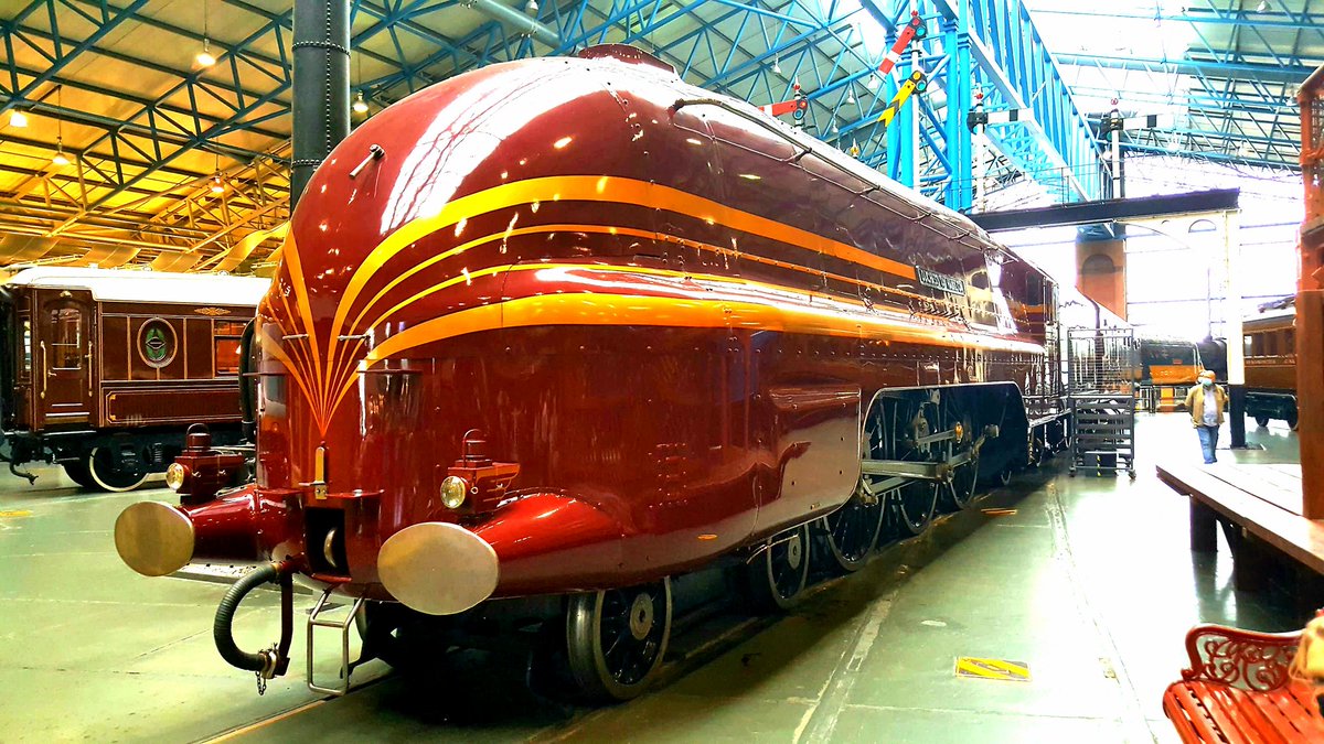 PaulVanston's tweet photo. Great to visit @RailwayMuseum in York with friends last wkend to keep track of old loco friends ... see the only #Shinkansen outside Japan ... visit her sereneness the #DuchessOfHamilton ... and go quackers over a resplendent blue & black #Mallard. https://t.co/f2IWOVl54L